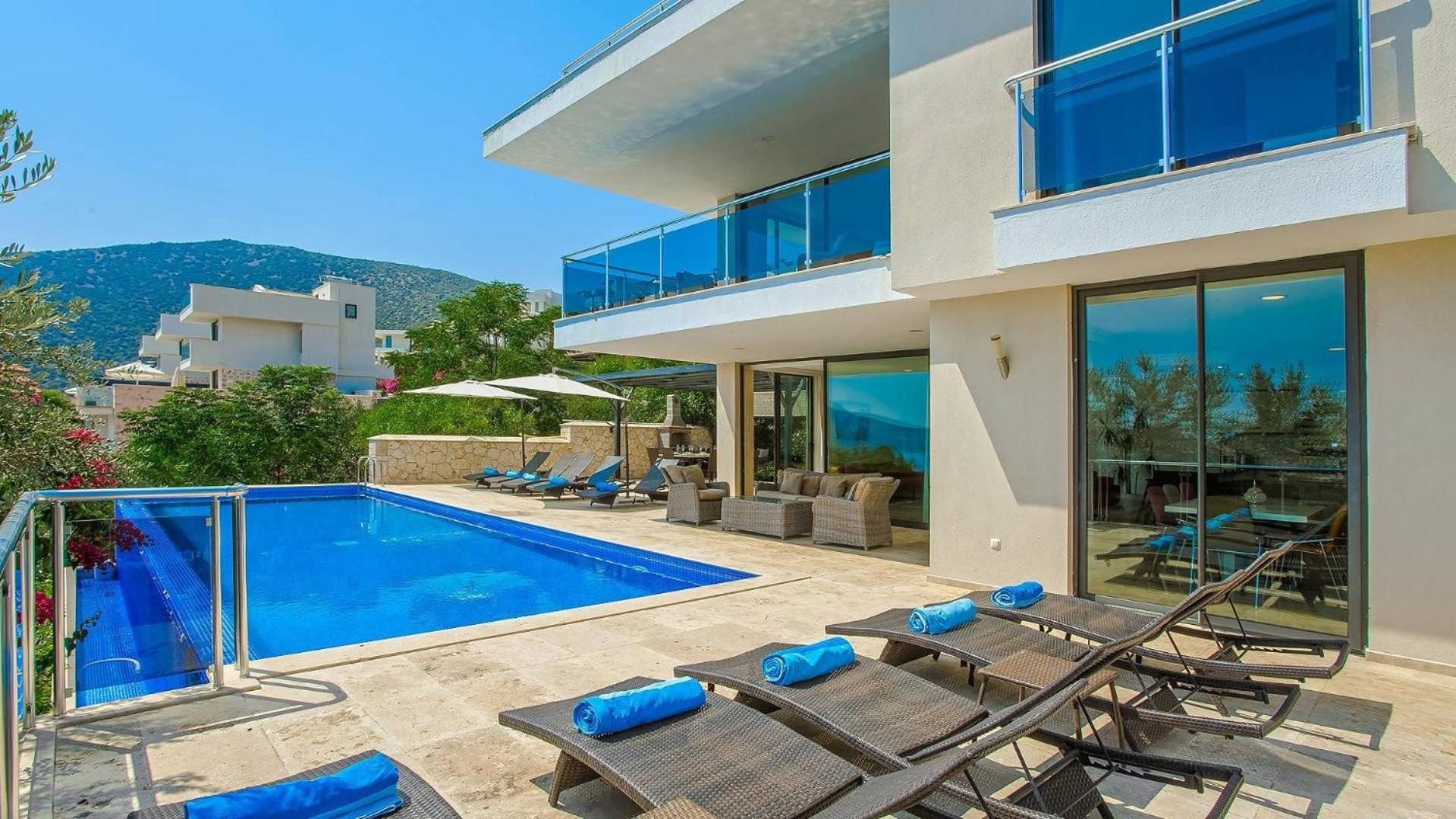 7 Bedroom - 3136 Villa